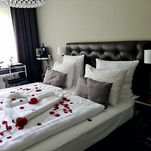 Deluxe Zimmer mit Kingsize-Bett